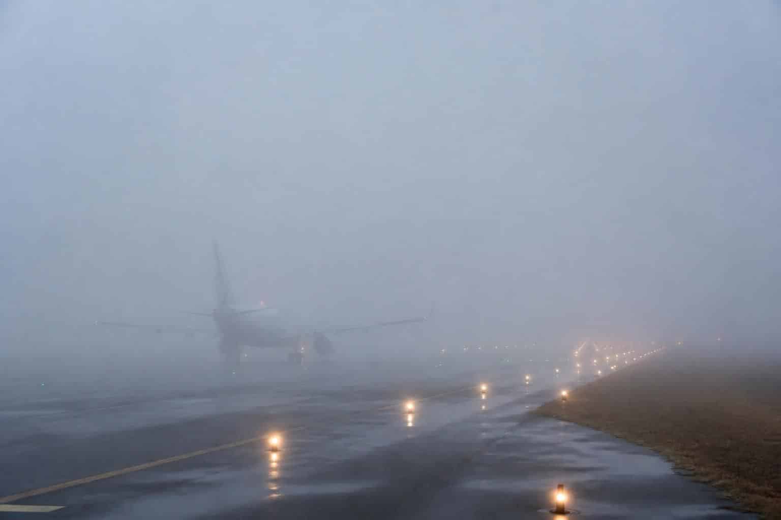 découvrez comment le brouillard dense affecte la visibilité en météorologie aviation et impacte la sécurité des vols.